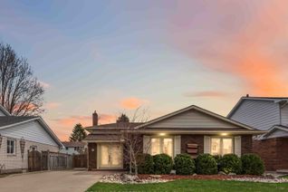 Backsplit for Sale, 812 Danbury Cres, Sarnia, ON