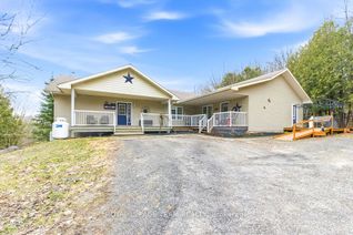 Bungalow for Sale, 5195 Mcdonald's Corners Rd, Lanark Highlands, ON