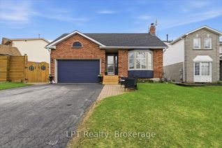 Bungalow for Sale, 831 Lavis St, Oshawa, ON