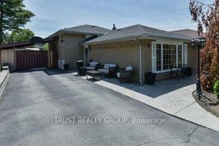 Detached House for Sale, 9 Del Ria Dr, Toronto, ON