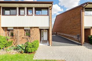 Townhouse for Sale, 530 Falgarwood Dr #21, Oakville, ON