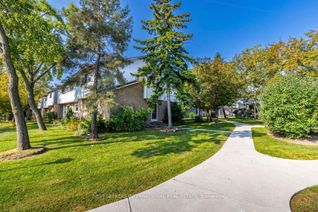 Condo Townhouse for Sale, 6540 Falconer Dr #30, Mississauga, ON