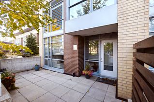 Condo Townhouse for Sale, 19 Singer Ct #Th10, Toronto, ON