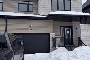 Freehold Townhouse for Sale, 24 Federica Cres, Wasaga Beach, ON