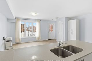 Condo Townhouse for Sale, 244 Penetanguishene Rd #4, Barrie, ON