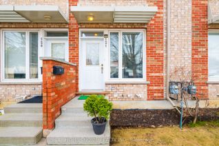 Condo Townhouse for Sale, 10 Fairwood Cres #121, Toronto, ON