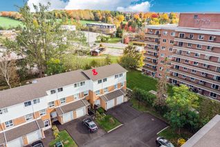 Condo Townhouse for Sale, 237 Steel St #8, Barrie, ON