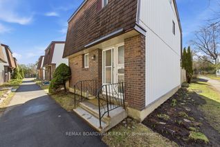 Condo Townhouse for Sale, 2210 Loyola Ave #47, Beacon Hill North - South and Area, ON