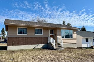 Bungalow for Sale, 397 Russell St, Temiskaming Shores, ON
