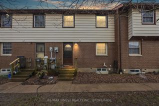 Condo Townhouse for Sale, 136 Notch Hill Rd #5, Kingston, ON