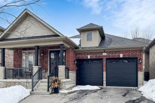 Detached House for Sale, 492 Kwapis Blvd, Newmarket, ON