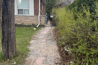 Backsplit for Rent, 3 Lisburn Cres, Toronto, ON