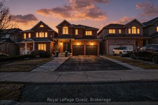 Detached House for Sale, 153 Woodbury Cres, Newmarket, ON