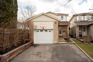 Detached House for Sale, 25 Shady Hollow Dr, Toronto, ON