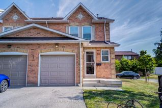 Townhouse for Sale, 1039 Cedarglen Gate #28, Mississauga, ON