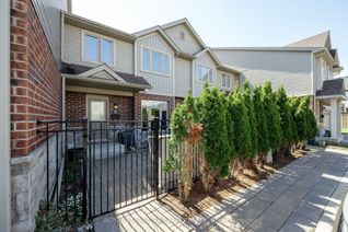 Townhouse for Sale, 1061 Eagletrace Dr #71, London North, ON