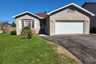 Bungalow for Sale, 105 Mclachlin St S, Arnprior, ON