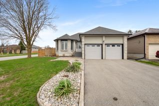 Bungalow for Sale, 264 Victoria Ave N, Kawartha Lakes, ON