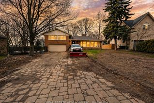 Sidesplit for Sale, 1 Lakehill Cres, Toronto, ON