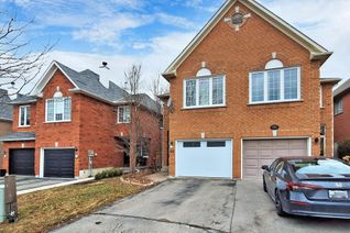 Semi-Detached House for Sale, 99 Widdifield Ave, Newmarket, ON