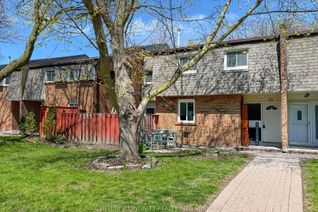 Condo Townhouse for Sale, 101 Dovedale Dr #33, Whitby, ON