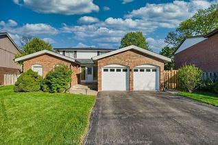 Detached House for Sale, 20 Foxwood Grv, Toronto, ON