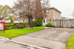 Semi-Detached House for Sale, 64 Dalraith Cres, Brampton, ON