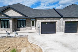 Townhouse for Sale, 415 Ivings Dr, Saugeen Shores, ON