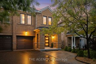 Semi-Detached House for Sale, 908 Oaktree Cres, Newmarket, ON