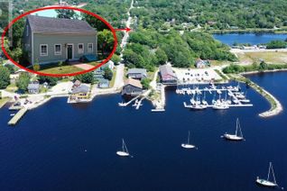 Detached House for Sale, 17 George Street, Shelburne, NS
