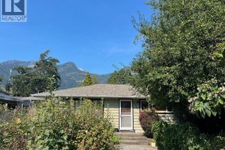 Detached House for Sale, 37963 Fourth Avenue, Squamish, BC