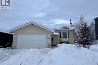 Detached House for Sale, 5517 W 57 Avenue, Fort Nelson, BC