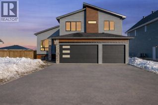 Detached House for Sale, 176 Beaveridge Close, Fort McMurray, AB