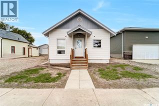 Detached House for Sale, 207 5th Avenue E, Biggar, SK