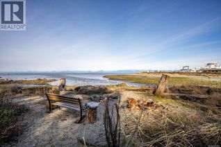 Detached House for Sale, 1426 Wilkinson Rd, Comox, BC