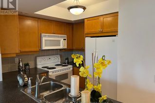 Condo Apartment for Sale, 15 Northtown Way #1024, Toronto (Willowdale West), ON