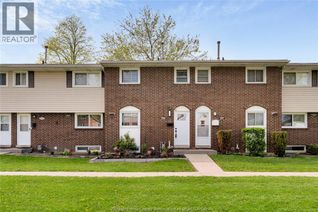 Freehold Townhouse for Sale, 2739 Meadowbrook Lane, Windsor, ON