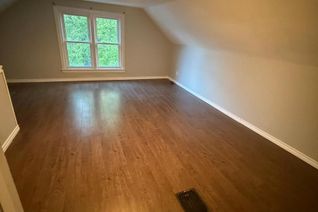 Duplex for Rent, 46 Grove Street #Upper, Welland (Welland Downtown), ON
