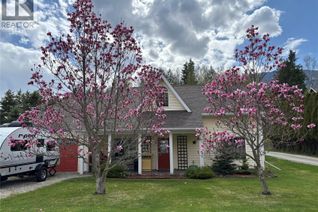 Cottage for Sale, 661 C Avenue, Kaslo, BC