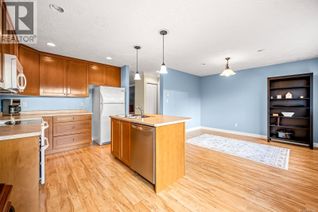 Townhouse for Sale, 2475 Mansfield Dr #14, Courtenay, BC