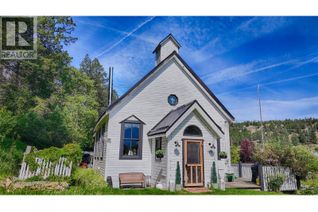 House for Sale, 9211 West Avenue, Wilmer, BC