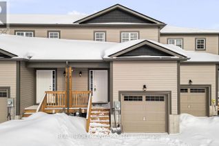 Townhouse for Sale, 3 Mcconnell Crescent, Bracebridge (Macaulay), ON