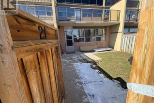 Condo Townhouse for Rent, 15 Nicklaus Drive #21, Hamilton (Vincent), ON