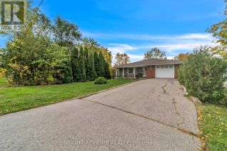 Bungalow for Sale, 22 Hamilton Drive, Newmarket (Huron Heights-Leslie Valley), ON