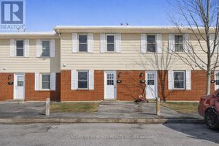 Condo Townhouse for Sale, 1963 Fairglen Mews #22, Ottawa, ON