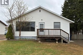 Bungalow for Sale, 516 3rd Street W, Meadow Lake, SK