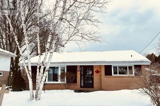 Backsplit for Sale, 32 Glen Road, Belleville (Belleville Ward), ON