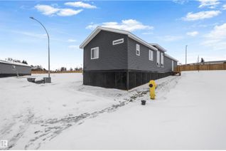 Bungalow for Sale, 323 305 Calahoo Rd, Spruce Grove, AB