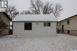 Bungalow for Sale, 587 3rd Street W, Shaunavon, SK