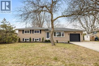 Detached House for Sale, 4385 Huron Church Line Road, LaSalle, ON